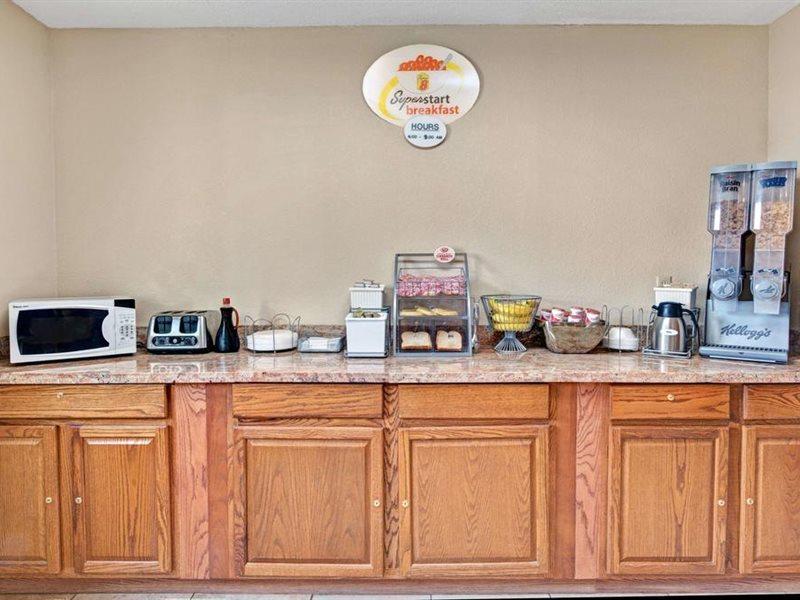 Super 8 By Wyndham Indianapolis Emerson Dış mekan fotoğraf