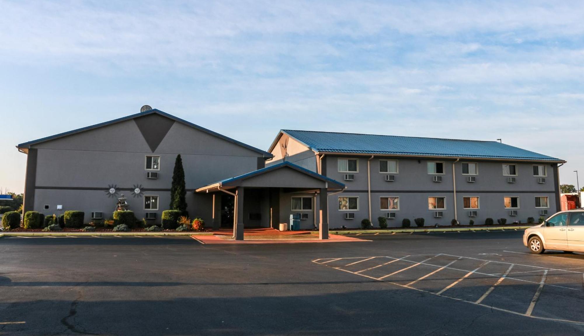 Super 8 By Wyndham Indianapolis Emerson Dış mekan fotoğraf