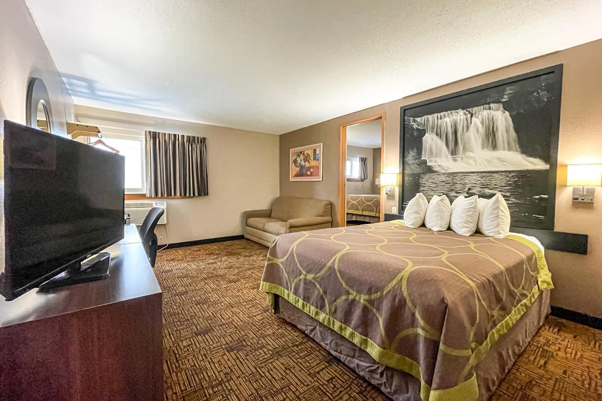 Super 8 By Wyndham Indianapolis Emerson Dış mekan fotoğraf